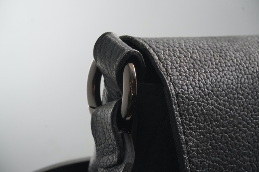 LEMANE. RANKINĖ juoda