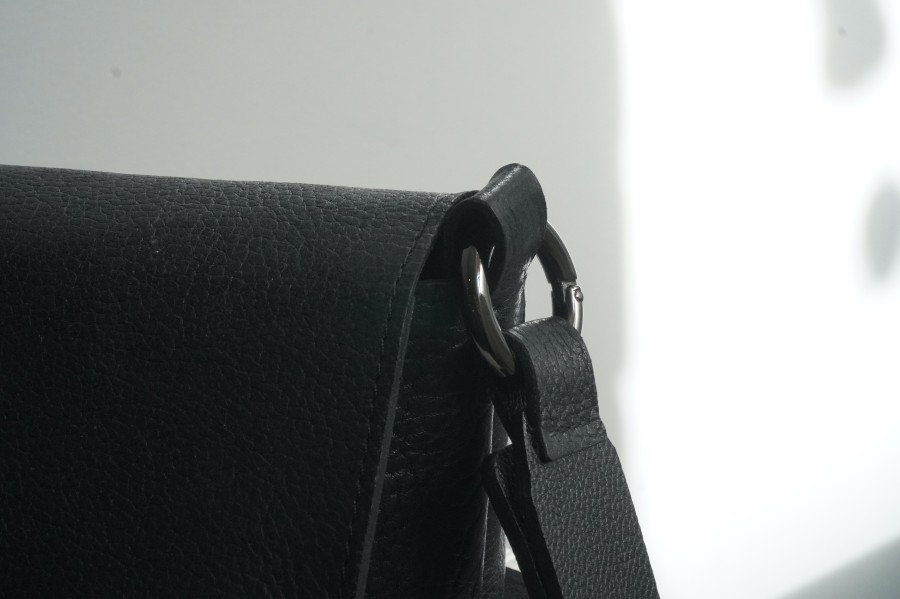 LEMANE. RANKINĖ juoda