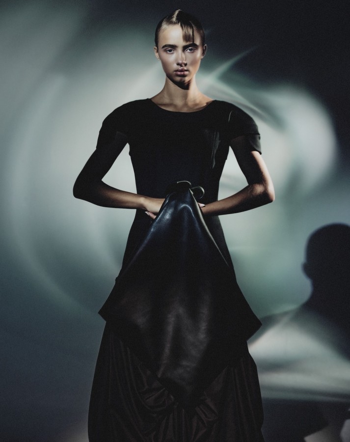 Emilija Jasiulyte. RESHIO Rankinė  01 juoda