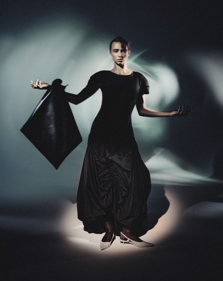 Emilija Jasiulyte. RESHIO Rankinė  01 juoda