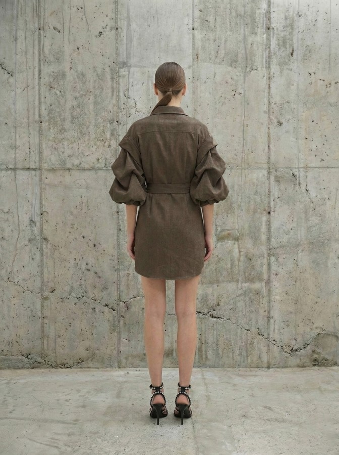 Go Mante. suknelė rusva