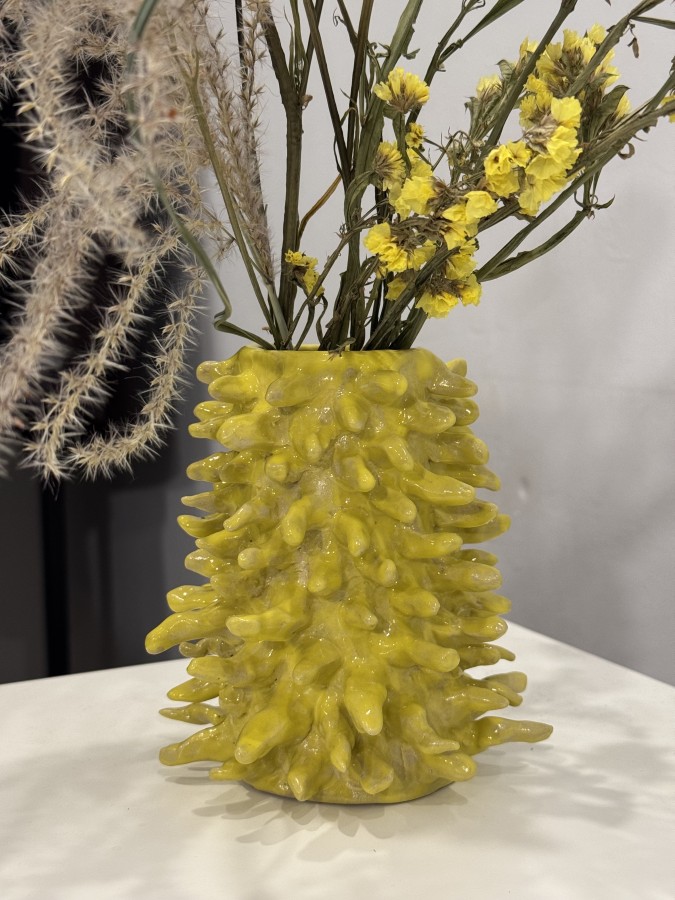 Justina Česnauskaitė. keramikos vazelė šakotis 