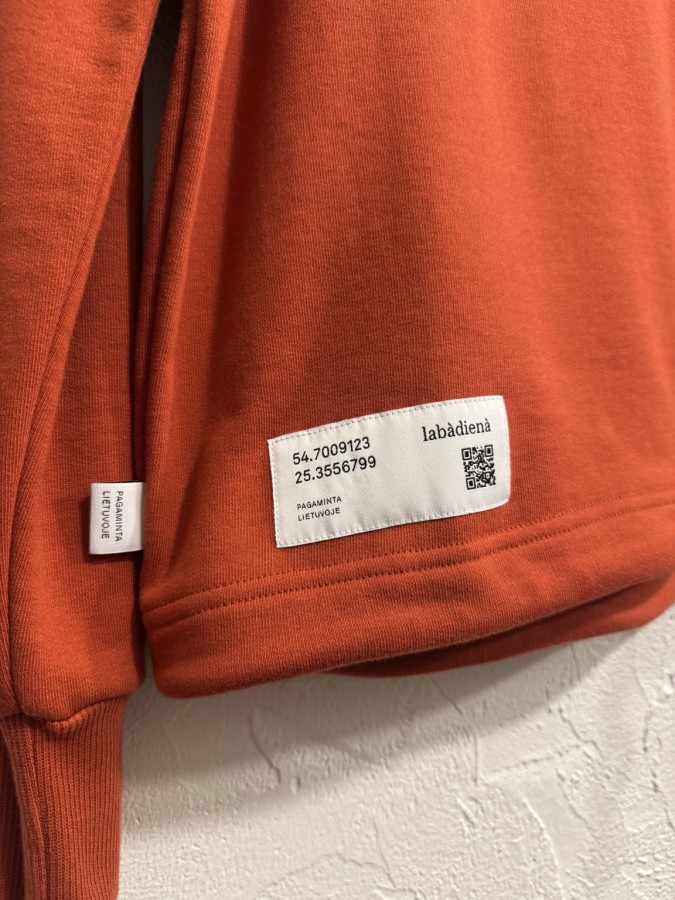 LABÀDIENÀ. UNISEX Minimalistinis džemperis