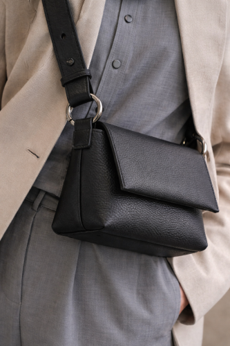 LEMANE. RANKINĖ juoda