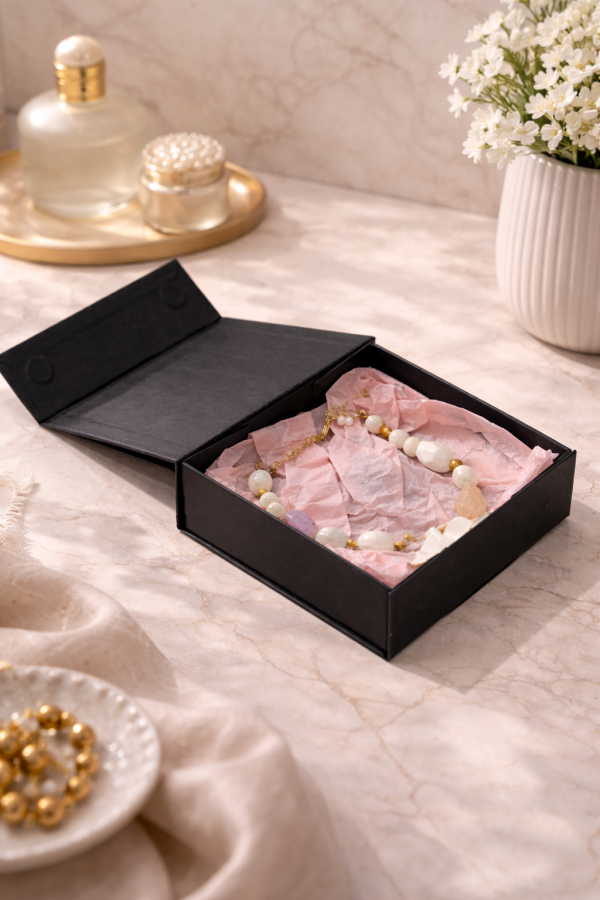 Maži dalykai. porceliano kaklo papuošalas