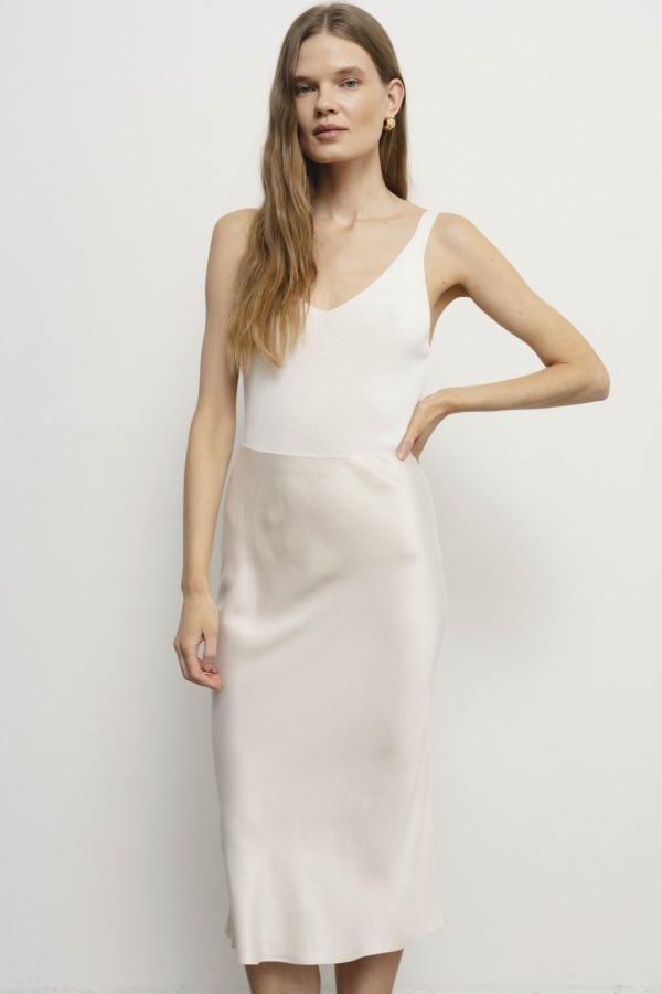 Robi agnes. ISABELLE SIJONAS  Ivory