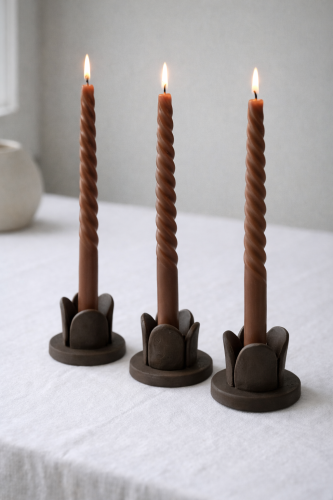 SENSE OF CALM CERAMICS. Žvakidė gėlės žiedlapių formos