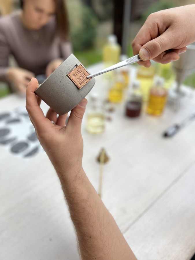 SNIFF SNIFF. Aromatinė Žvakė Gintarinis agarmedis 