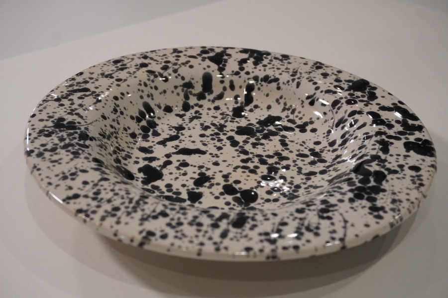 Terra Touch. black dots Lėkštė