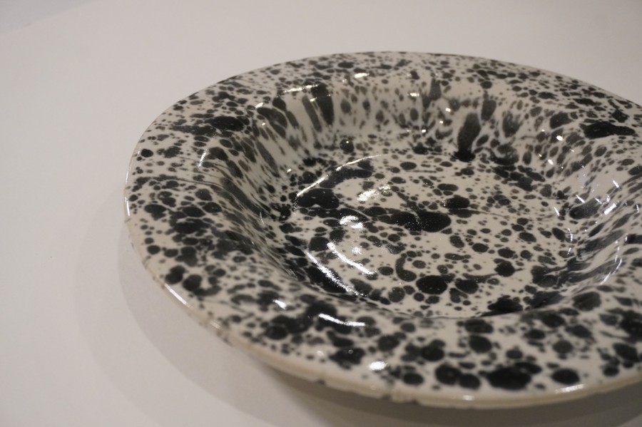 Terra Touch. black dots Lėkštė