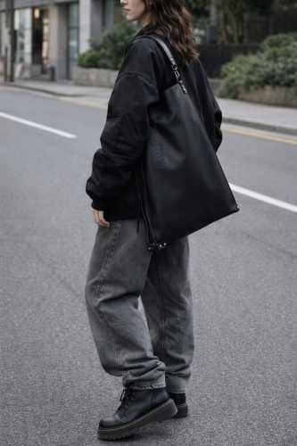 URBANHOLIC. DIDELIS PLOKŠČIAS KREPŠYS