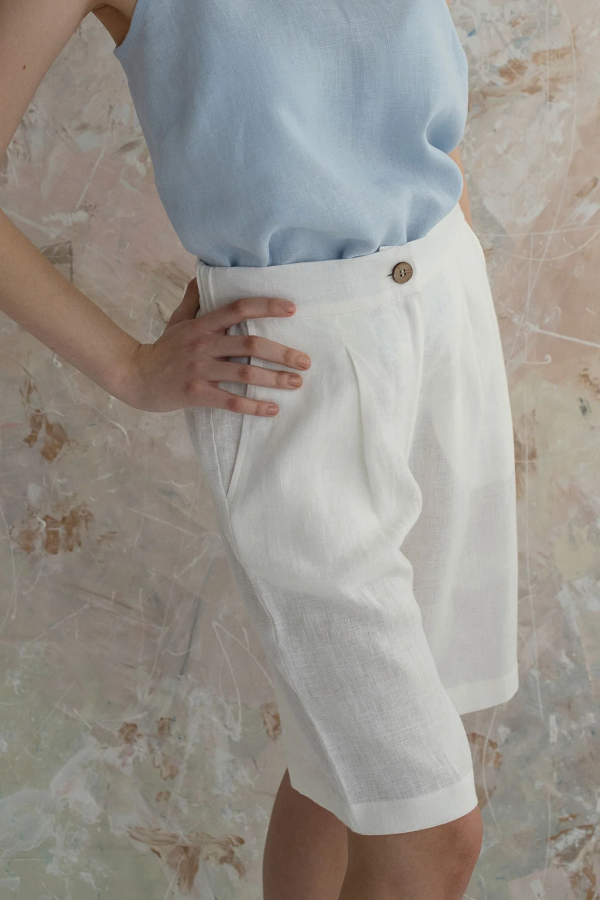 amber linen. Klasikiniai lininiai šortai Jakarta