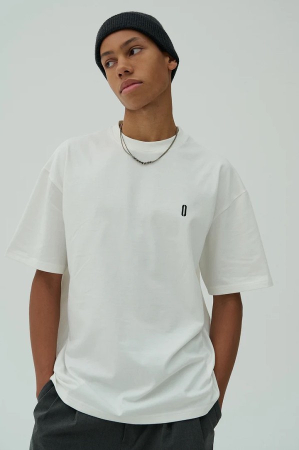 Arelo. Marškinėliai Balta Juoda Arelo. Marškinėliai Balta Juoda