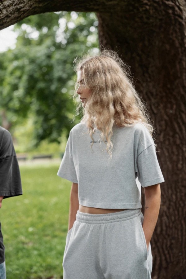 arelo. Oversize Crop marškinėliai arelo. Oversize Crop marškinėliai