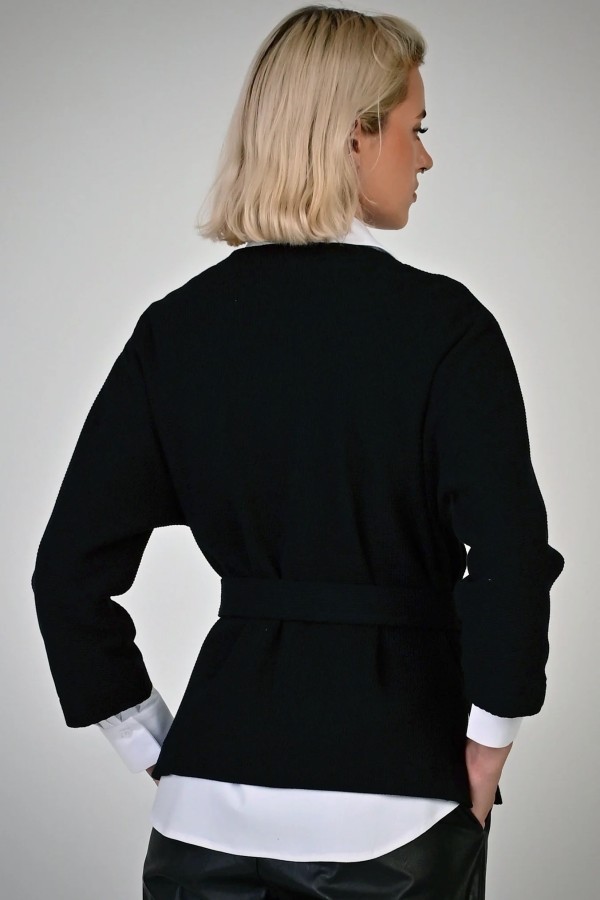 Bagota. TRIKOTAŽINIS ŠVARKAS SU DIRŽU IR KIŠENĖMIS 