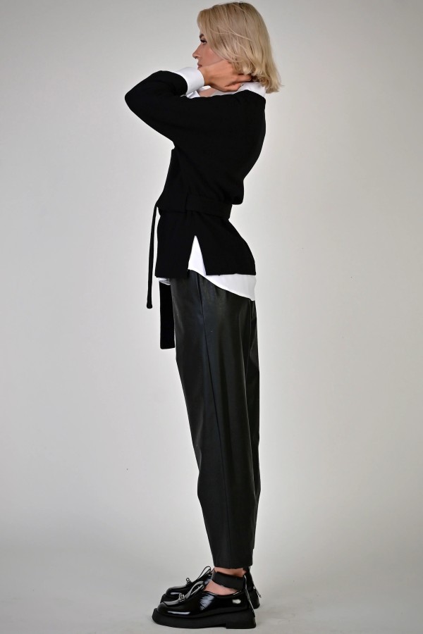 Bagota. TRIKOTAŽINIS ŠVARKAS SU DIRŽU IR KIŠENĖMIS 