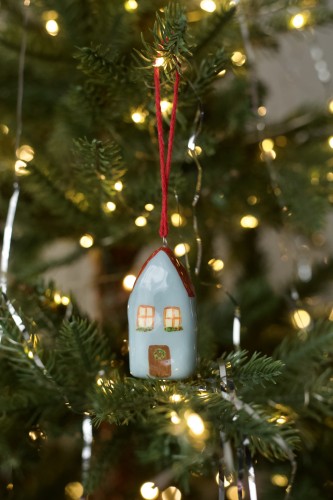 cute little things. Kalėdinė dekoracija NAMELIS