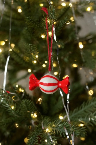 cute little things. Kalėdinė dekoracija saldainis