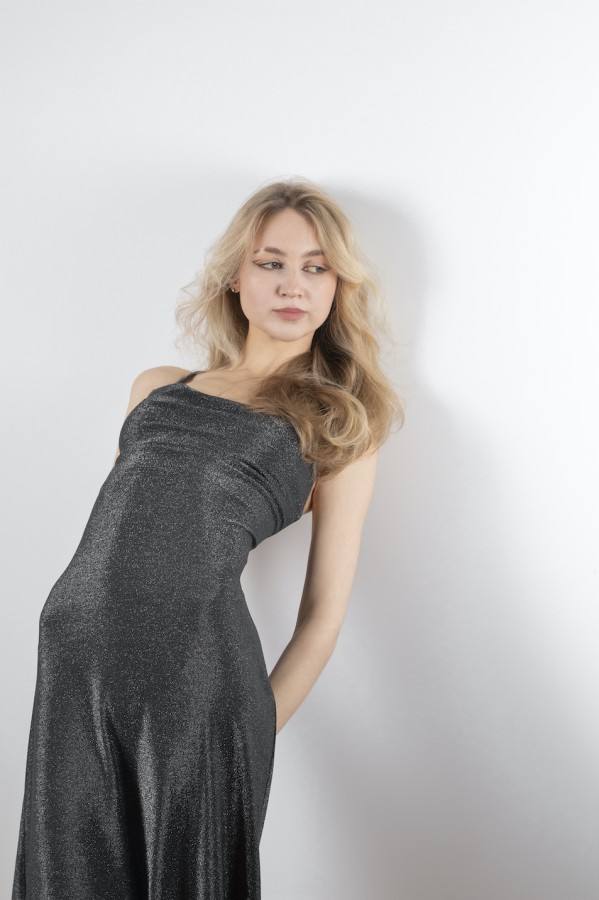 dzen. Suknelė mini su petnešėlėmis