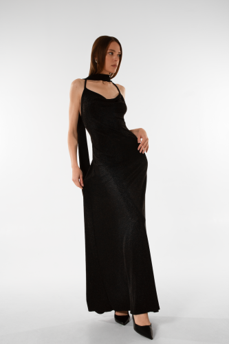 dzen. Suknelė su petnešėlėmis