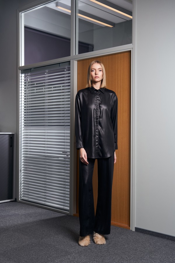 IT F. JUODI MARŠKINIAI