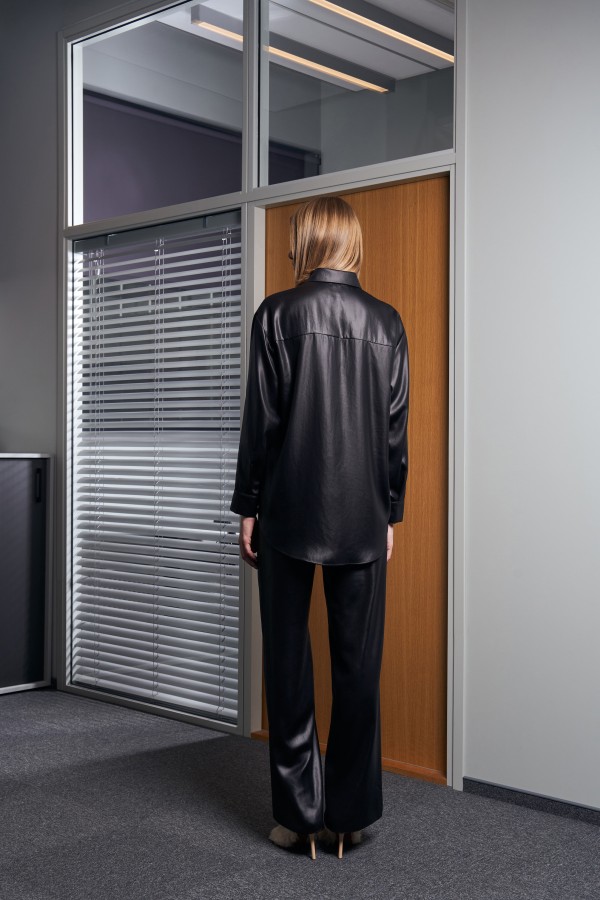 IT F. JUODI MARŠKINIAI