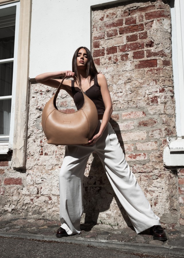 kartu. Rankinė Granatas didelis  smėlinis grublėtas