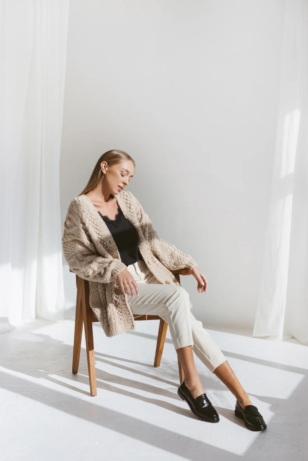 Knoto. Kardiganas su pynem 