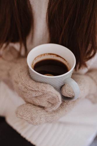 knoto. Kreminės Alpakos pirštinės