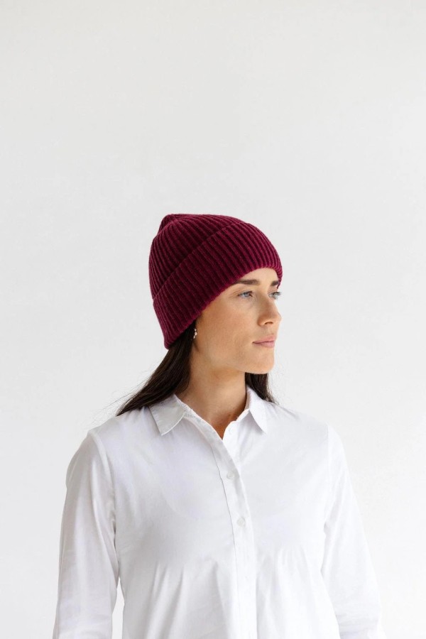 knoto. merino vilnos moteriška bordo kepurė