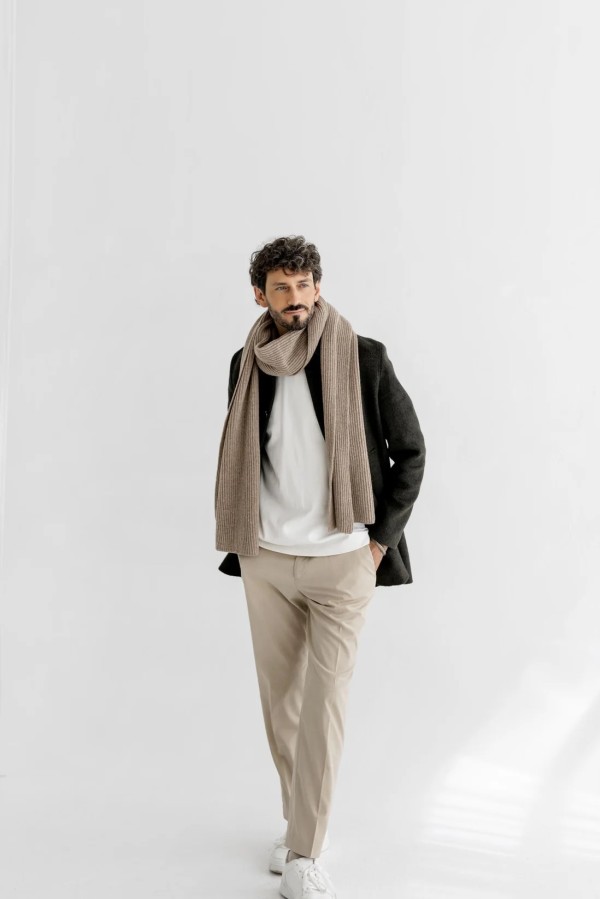 KNOTO. merino vilnos unisex smėlio šalikas KNOTO. merino vilnos unisex smėlio šalikas