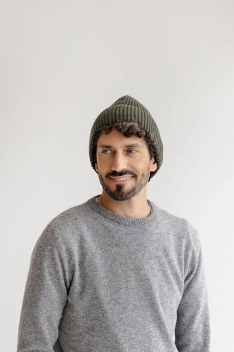 knoto. merino vilnos vyriška žalia kepurė