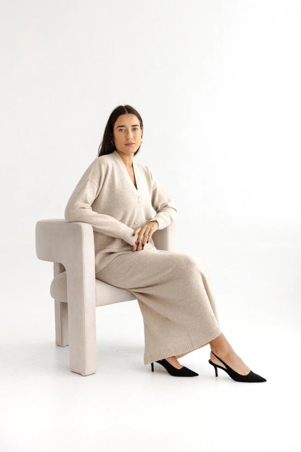 Knoto. smėlio megztas sijonas Knoto. smėlio megztas sijonas