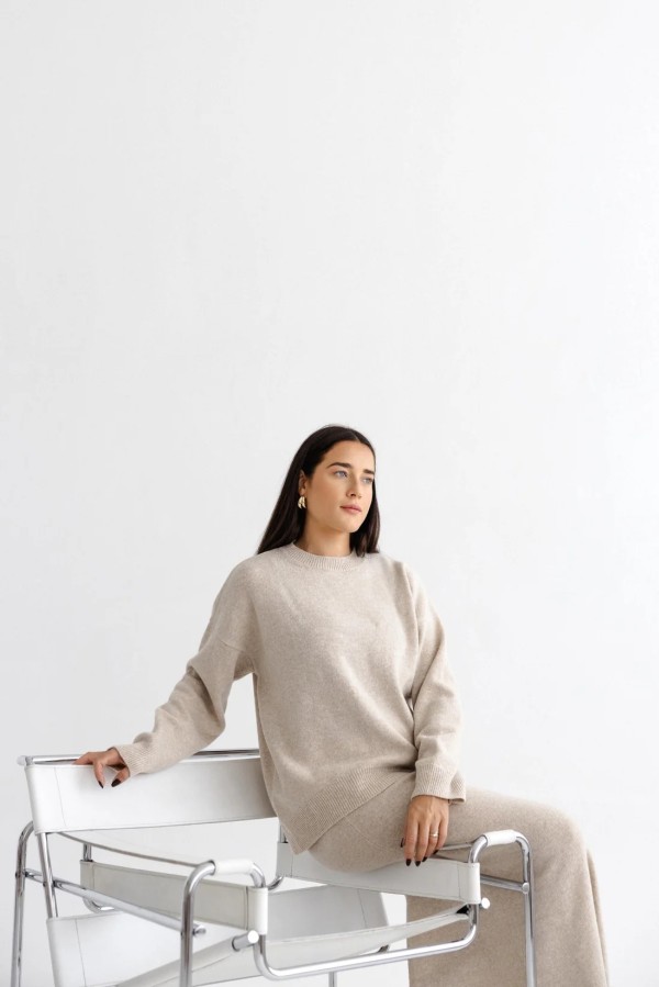 knoto. smėlio merino vilnos megztinis 