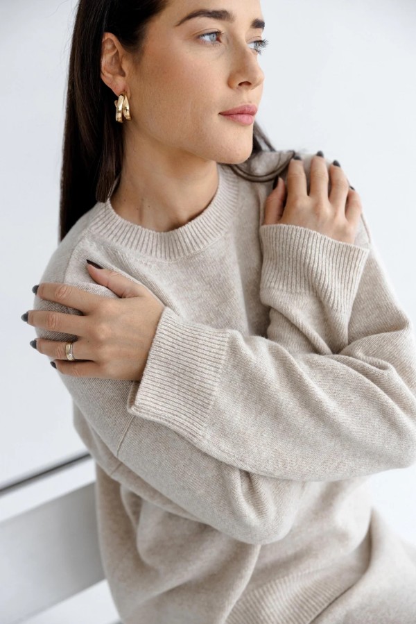 knoto. smėlio merino vilnos megztinis 