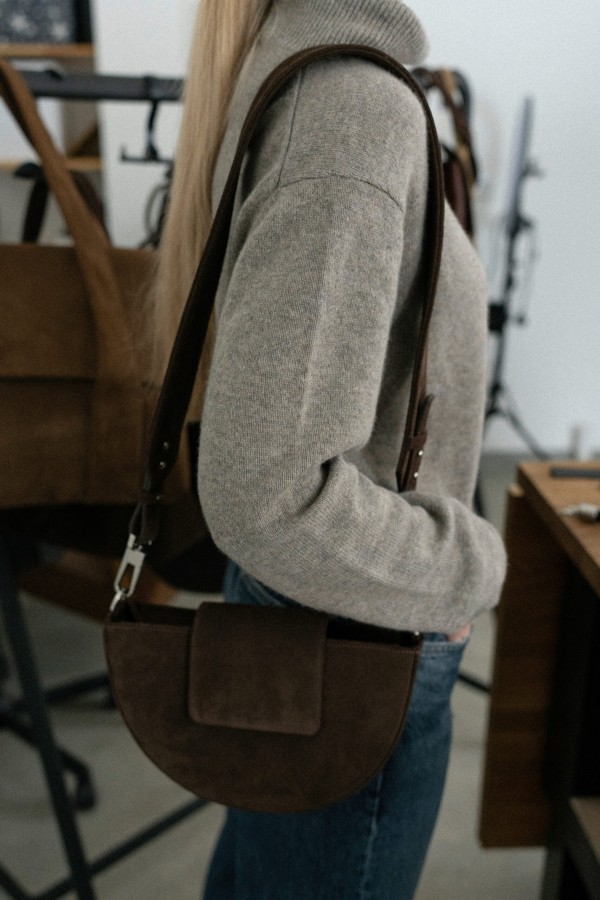 lava flow. Rankinė Raja