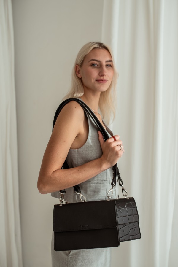 Lava flow. Rankinė Palena