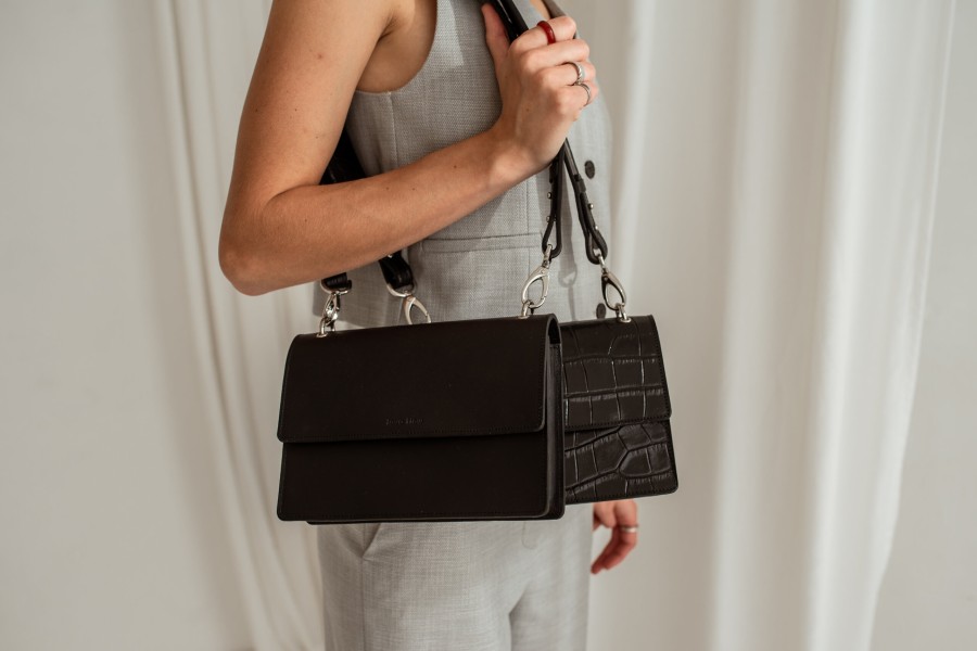 Lava flow. Rankinė Palena