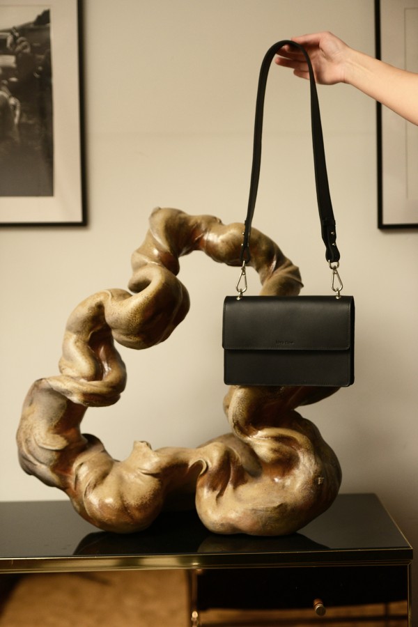 Lava flow. Rankinė Palena