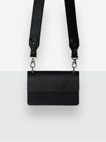 Lava flow. Rankinė Pelée no.1