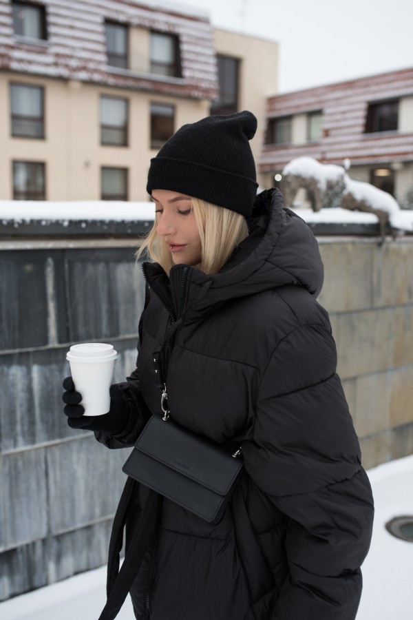 Lava flow. Rankinė Pelée no.1