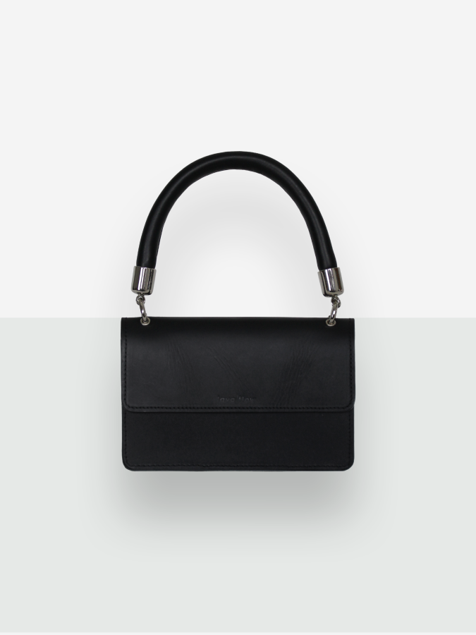 Lava flow. Rankinė Pelée no.1