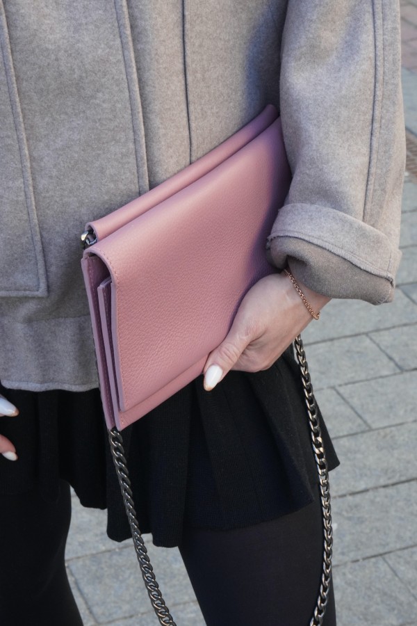 lemane. rankinė delninė