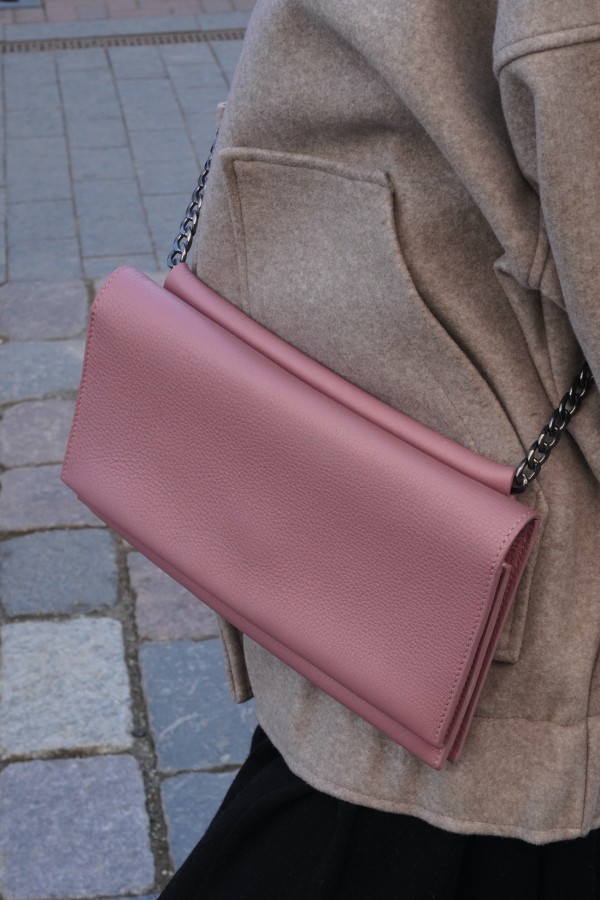 lemane. rankinė delninė