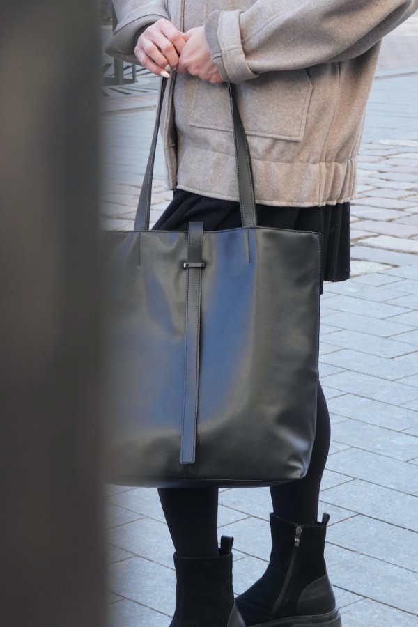 lemane. Kaktuso rankinė 