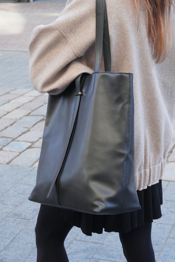 lemane. Kaktuso rankinė 