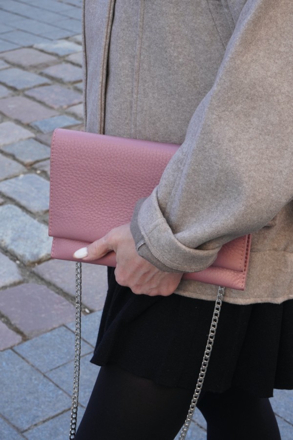 lemane. rankinė delninė