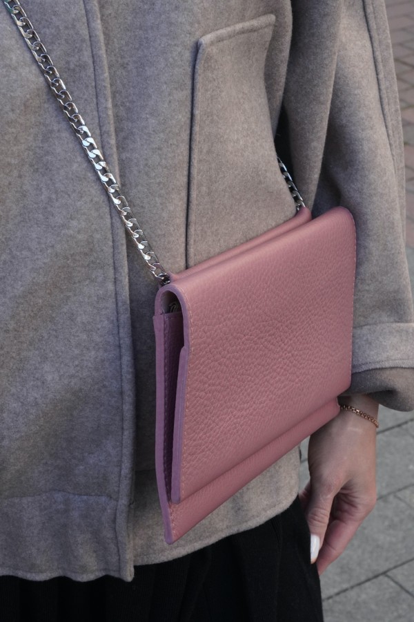 lemane. rankinė delninė