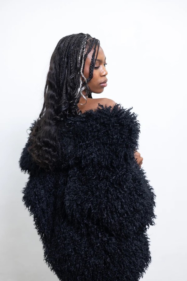 LINA ANDRIUKONE. Kailiniai