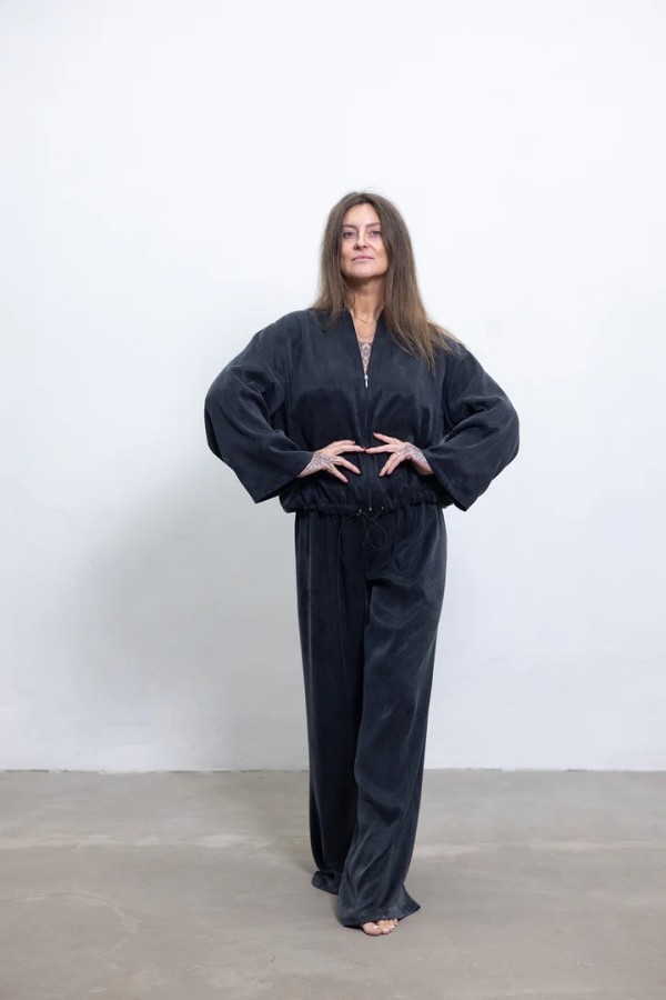 LINA ANDRIUKONE. Kelnės